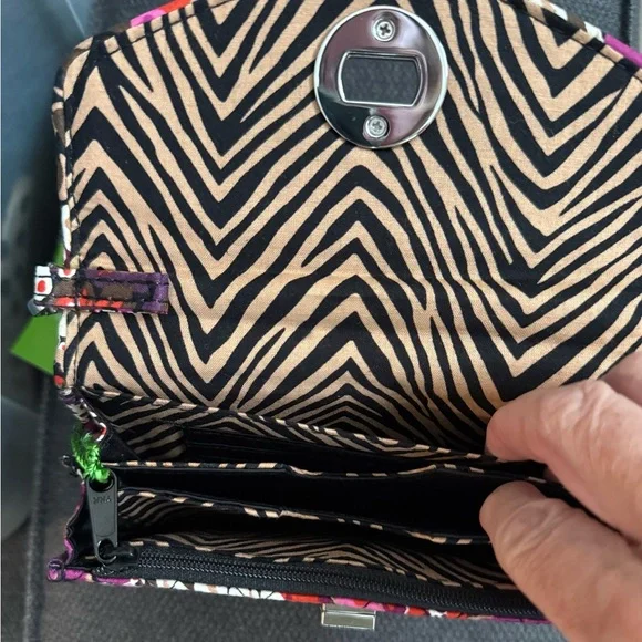 Vera Bradley Rosewood Wristlet Wallet Turnlock Fits iPhone 16 Pro New With Tags! - Picture 4 of 10